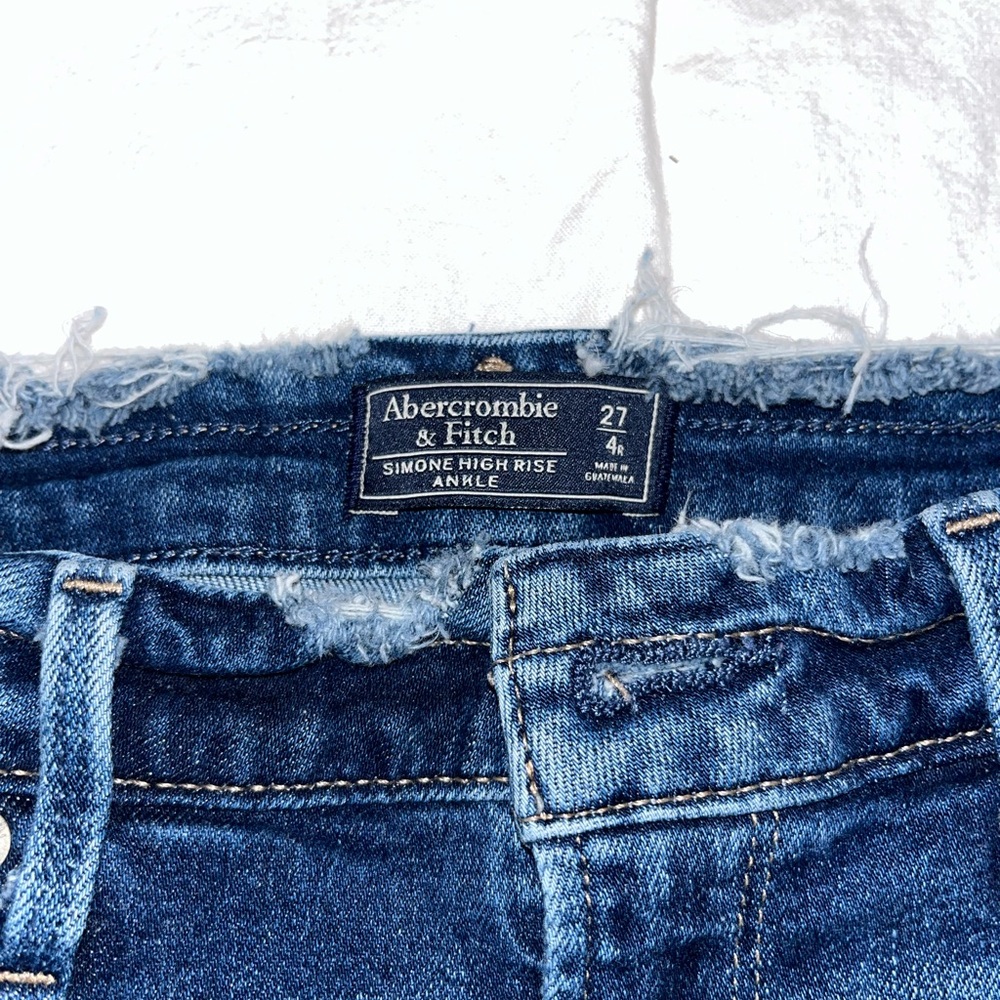 Abercrombie & Fitch High Rise Ankle Jeans in Denim Blue